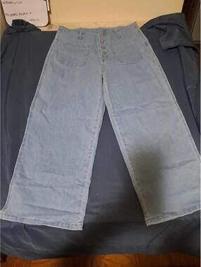Sidefeel Women'slight Denim Wide Leg Size 14- 4 Buttonsback Pockets. Up Comings